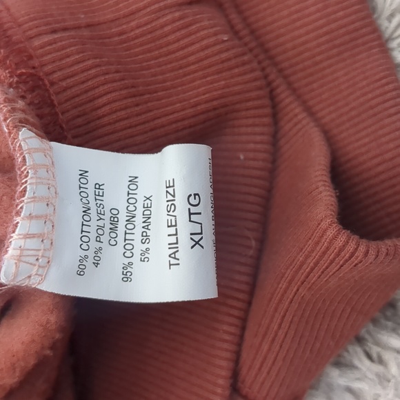 Crew neck monochromatic sweater - Picture 6 of 6